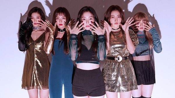 “Peek-A-Boo” là sản phẩm âm nhạc có outfit sexy nhất của Red Velvet từ trước đến nay